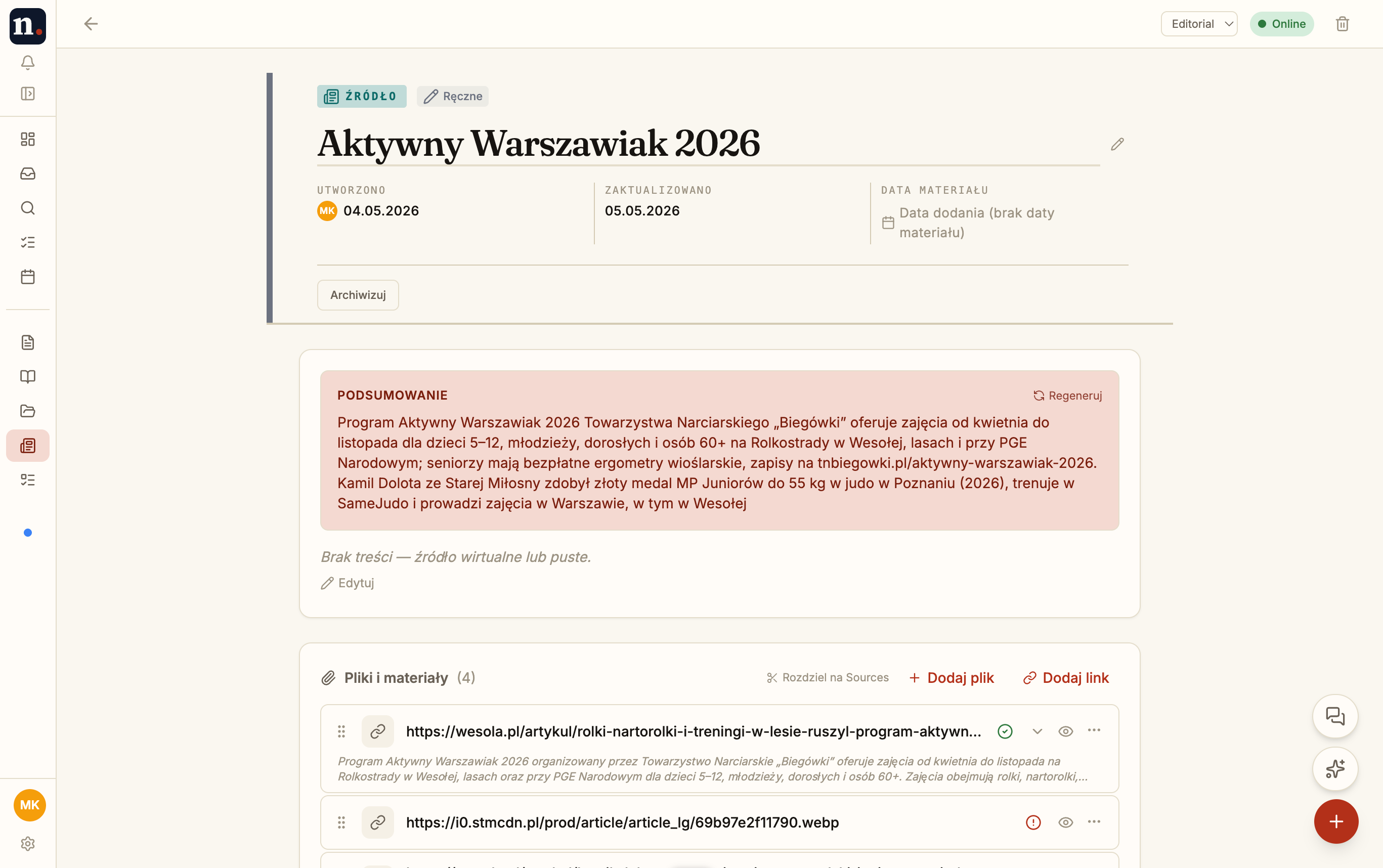 Widok szczegółów źródła: plakietki statusu, daty utworzenia i aktualizacji, jednoakapitowe streszczenie wygenerowane przez AI oraz lista dołączonych plików i linków.